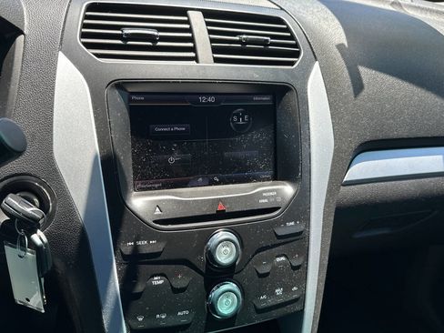 Used 2013 Ford Explorer XLT FWD image 28