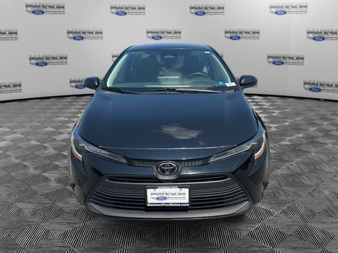 Used 2023 Toyota Corolla LE FWD image 8