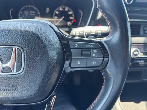Used 2023 Honda Pilot Sport image 17