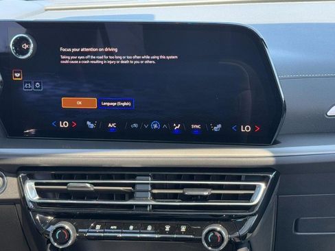 New 2026 Chevrolet Traverse LT w/ Sun and Wheel Package image 26