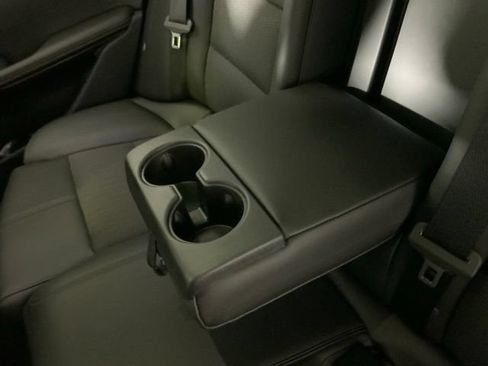 Used 2018 Chevrolet Impala LT FWD image 27