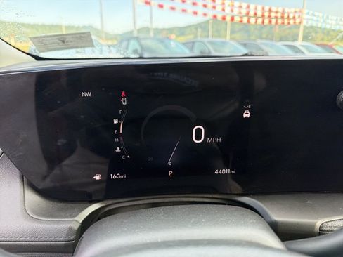 Used 2024 Buick Encore GX Preferred AWD/4WD image 18