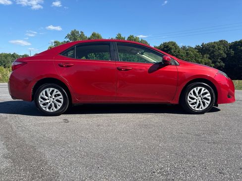 Used 2018 Toyota Corolla LE FWD image 6