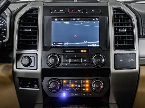 Used 2019 Ford F450 Lariat w/ Lariat Value Package AWD/4WD image 25
