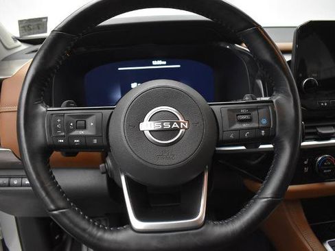 Certified 2022 Nissan Pathfinder Platinum w/ Cargo Package AWD/4WD image 17