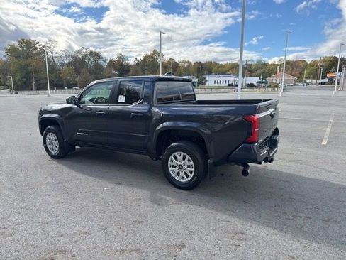 New 2025 Toyota Tacoma SR5 image 3