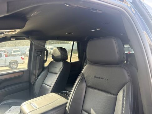 Used 2025 GMC Yukon Denali AWD/4WD image 16