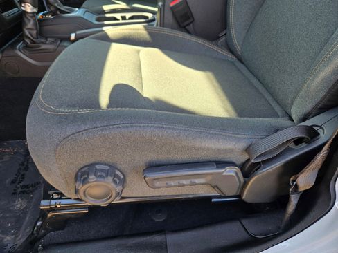 Used 2024 Jeep Wrangler Sahara image 13