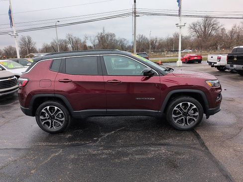 Used 2022 Jeep Compass Limited image 2