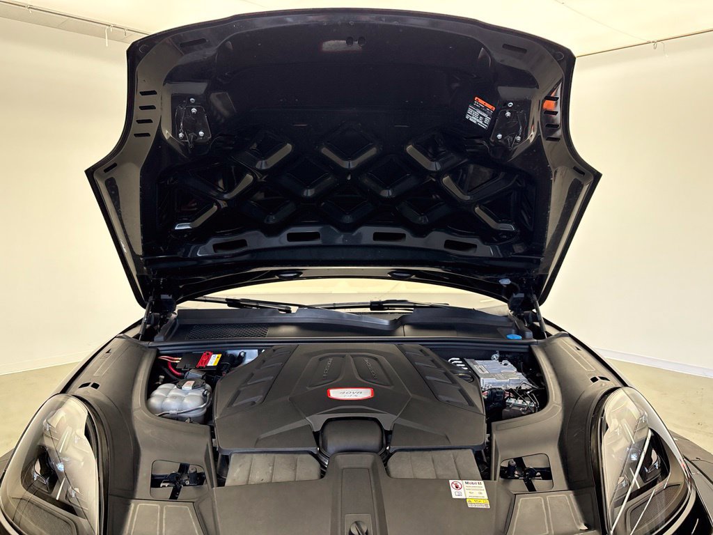 Certified 2023 Porsche Cayenne GTS AWD/4WD image 14