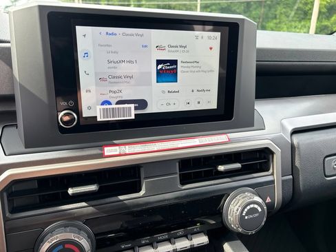 New 2026 Toyota 4Runner SR5 AWD/4WD image 18