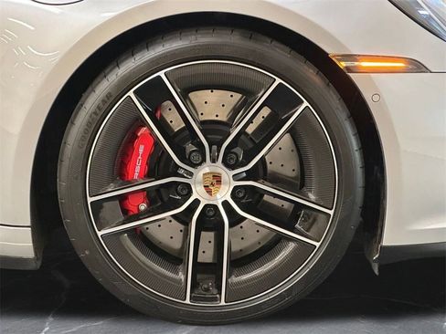 Used 2025 Porsche 911 Carrera GTS image 31