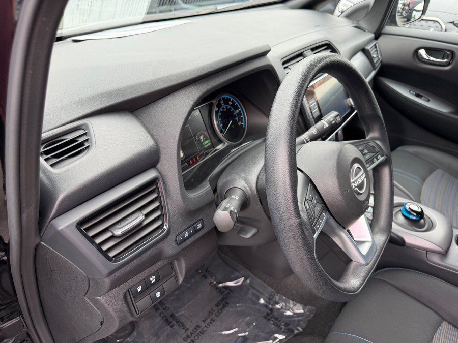 Used 2025 Nissan Leaf S FWD image 9