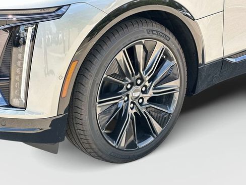 New 2026 Cadillac Lyriq Signature Sport w/ Nappa Leather Package AWD/4WD image 17