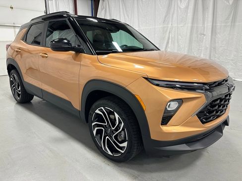 Used 2024 Chevrolet TrailBlazer RS w/ Convenience Package image 1