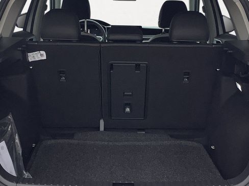 New 2026 Volkswagen Taos SE FWD image 14