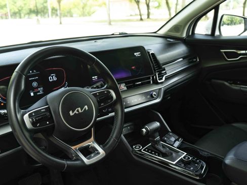 Used 2023 Kia Sportage EX FWD image 16