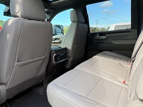 New 2026 GMC Sierra 2500 SLT image 18