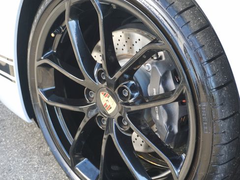 Certified 2024 Porsche 718 Cayman RWD image 9