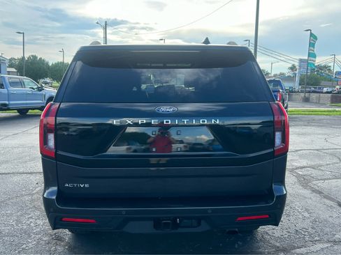 Used 2025 Ford Expedition Active AWD/4WD image 6