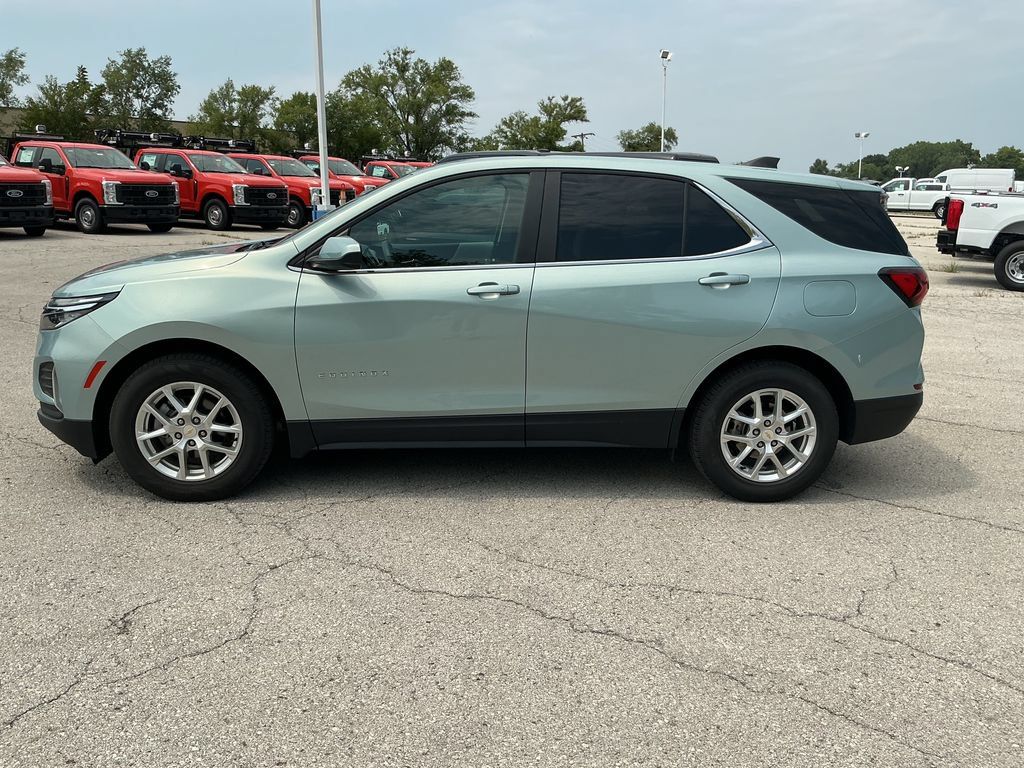 Used 2022 Chevrolet Equinox LT FWD image 2