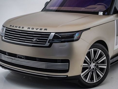 Used 2023 Land Rover Range Rover SV AWD/4WD image 4
