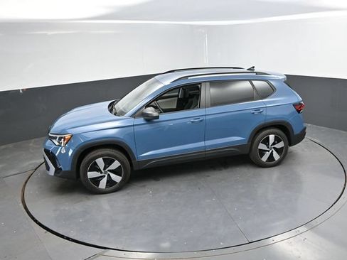 Used 2025 Volkswagen Taos S AWD/4WD image 40