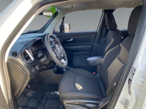 Used 2023 Jeep Renegade Latitude AWD/4WD image 9