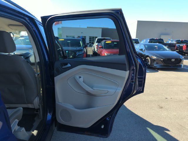 Used 2016 Ford Escape SE w/ Equipment Group 201A FWD image 16