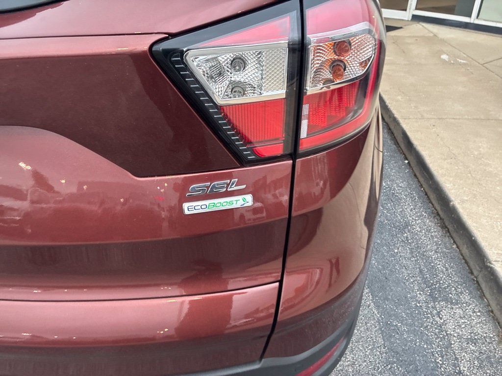 Used 2018 Ford Escape SEL w/ Ford Safe & Smart Package FWD image 6