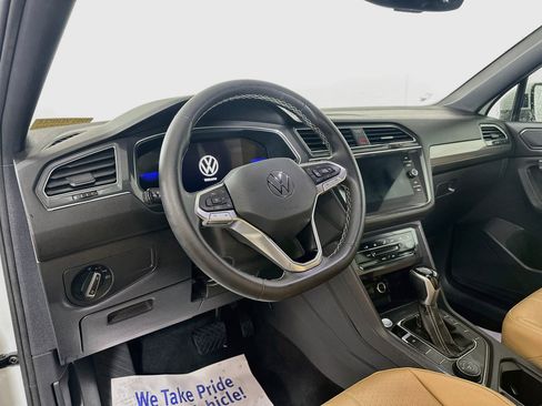 Used 2023 Volkswagen Tiguan SE AWD/4WD image 9