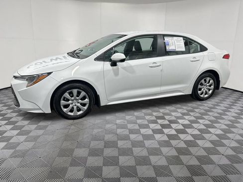 Used 2026 Toyota Corolla LE FWD image 4