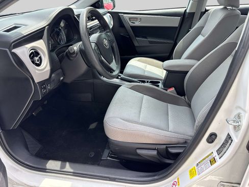 Used 2018 Toyota Corolla LE FWD image 6