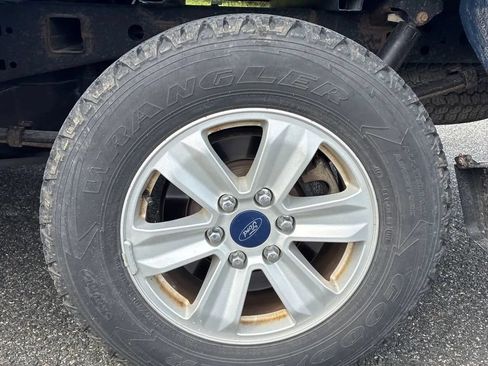 Used 2016 Ford F150 XL w/ Equipment Group 101A Mid AWD/4WD image 17