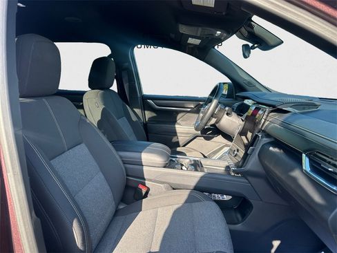 Used 2025 GMC Acadia Elevation image 25