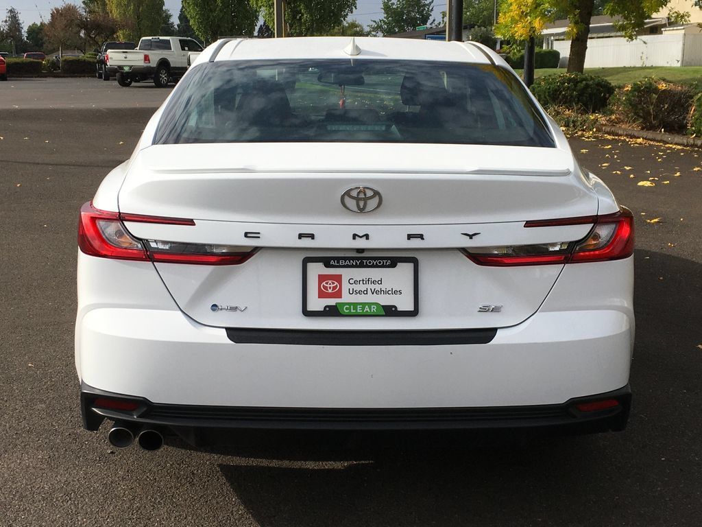 Used 2025 Toyota Camry SE FWD image 5