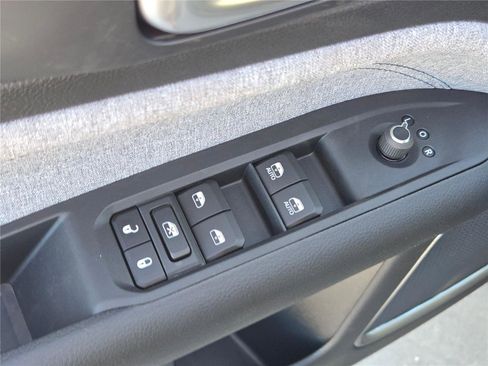 New 2026 Jeep Compass Latitude image 23