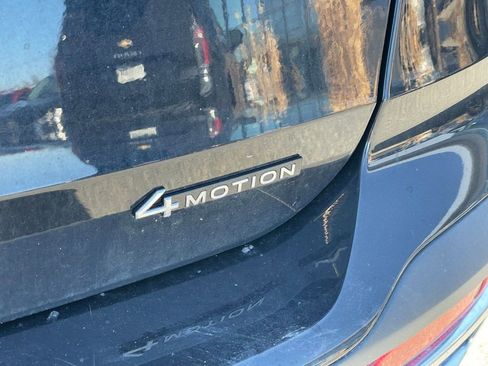 Certified 2025 Volkswagen Taos SE image 27