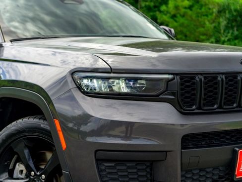 Used 2023 Jeep Grand Cherokee L Laredo AWD/4WD image 4