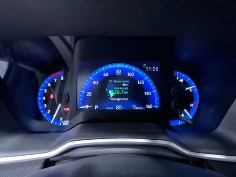 Used 2022 Toyota Corolla Cross XLE w/ Convenience Package AWD/4WD image 22