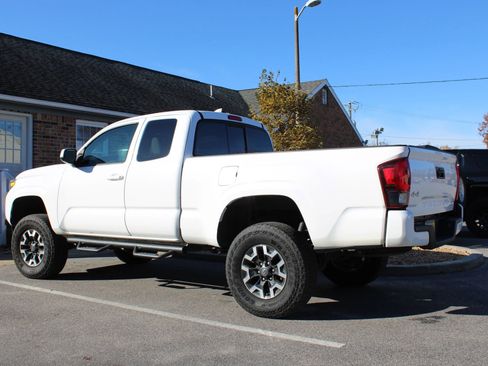 Used 2019 Toyota Tacoma SR w/ SR Convenience Package image 4