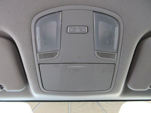 Used 2019 Hyundai Elantra SE w/ Cargo Package FWD image 17