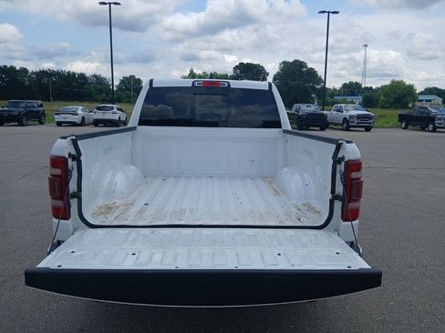 Used 2022 RAM 1500 Laramie AWD/4WD image 12