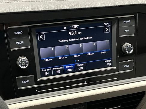 Certified 2023 Volkswagen Jetta S image 24