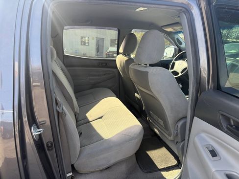 Used 2011 Toyota Tacoma PreRunner image 14