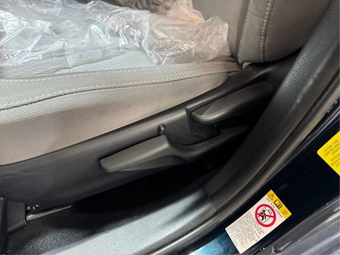 Used 2018 Toyota Corolla LE FWD image 18