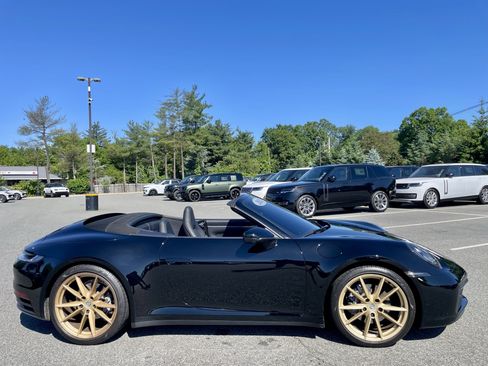Used 2021 Porsche 911 Carrera RWD image 4