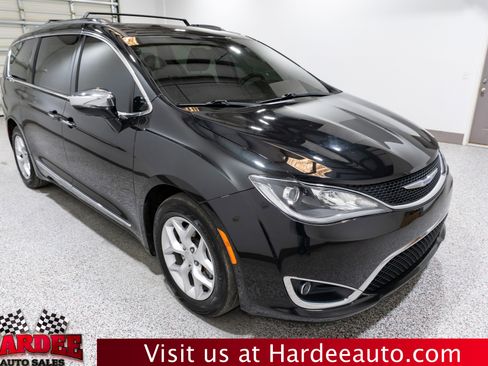 Used 2020 Chrysler Pacifica Limited image 6