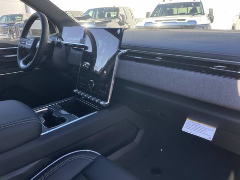 New 2026 GMC Sierra EV Elevation image 29