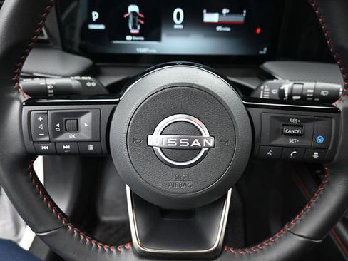 Used 2025 Nissan Kicks SR AWD/4WD image 9